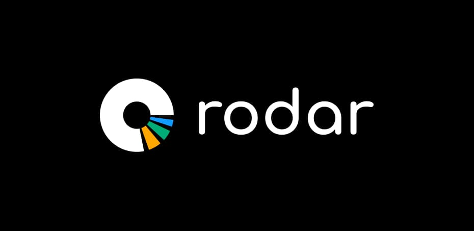 Logotipo blanco de Rodar con colores de marca sobre fondo negro